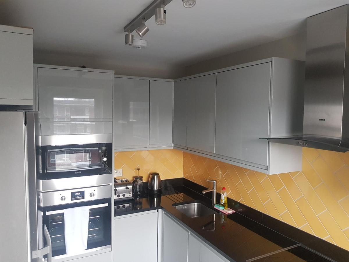 Beautiful 3-Bedroom Flat With Stunning Views London Eksteriør billede