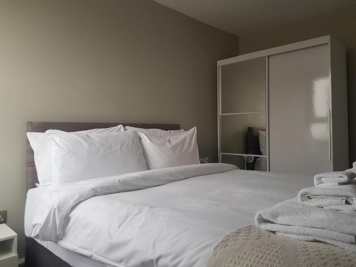 Beautiful 3-Bedroom Flat With Stunning Views London Eksteriør billede