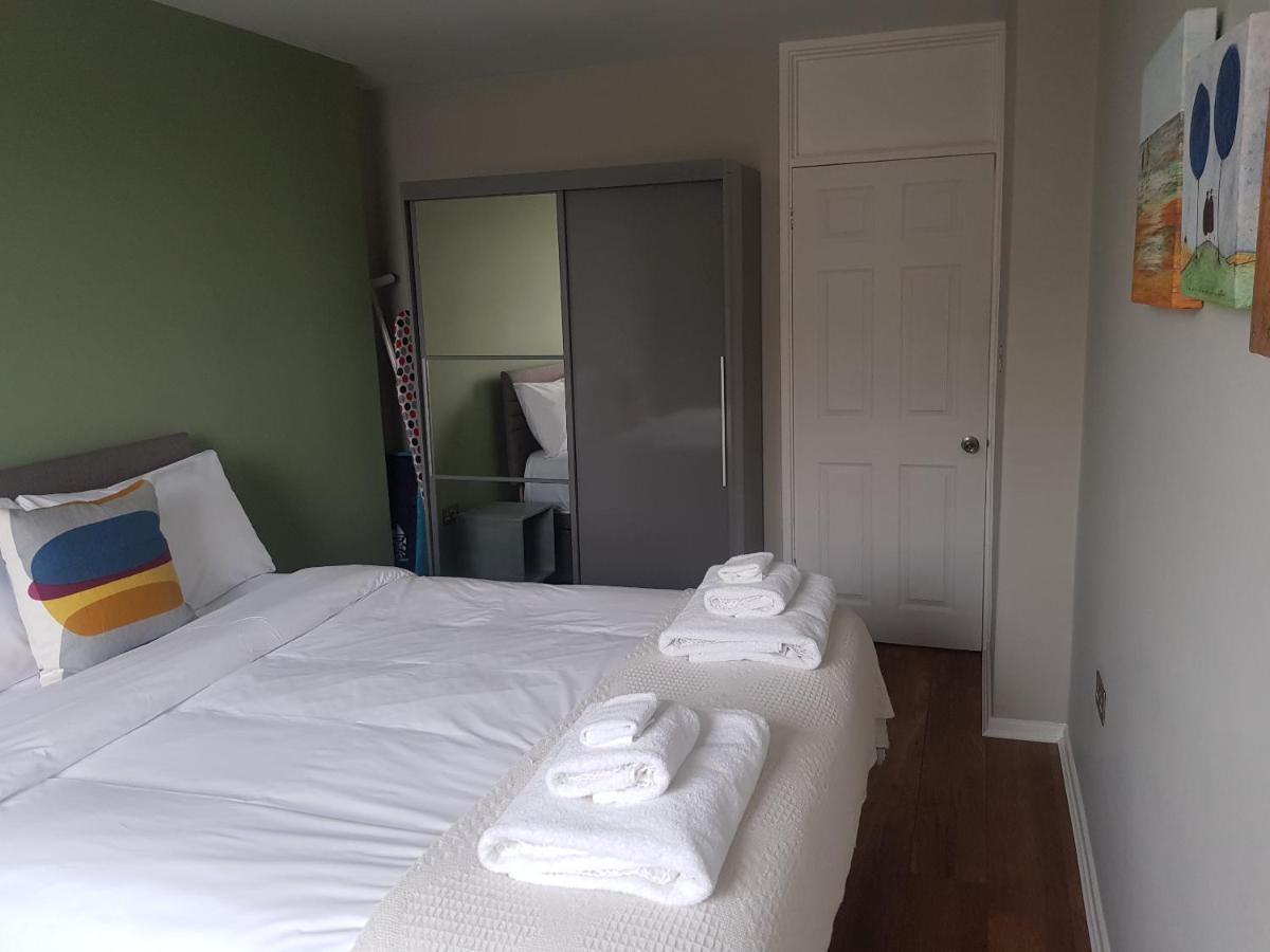 Beautiful 3-Bedroom Flat With Stunning Views London Eksteriør billede
